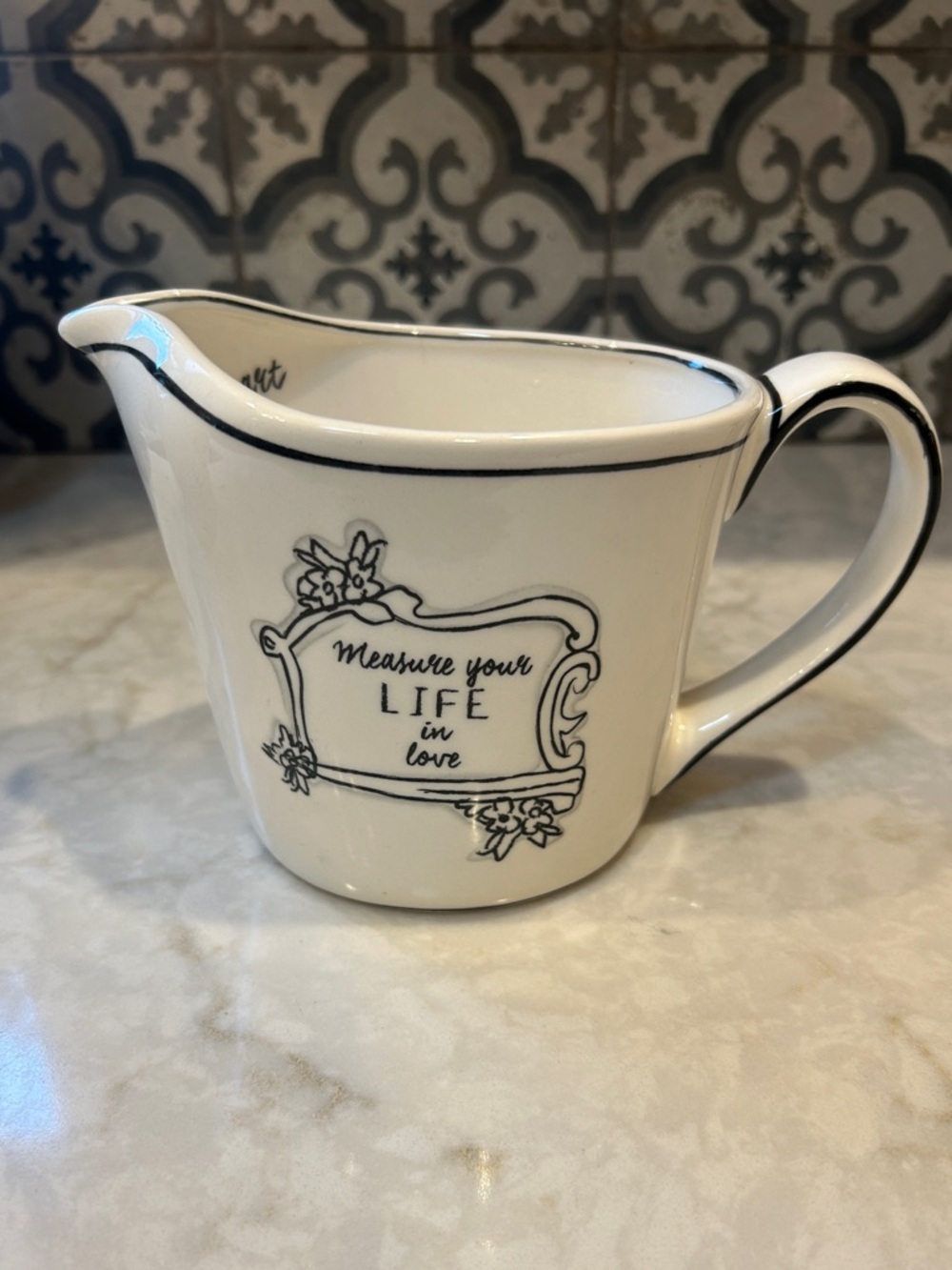 Anthropologie Katie Mandy "Measure Your Life in Love" 4-Cup Measuring Cup- EUC